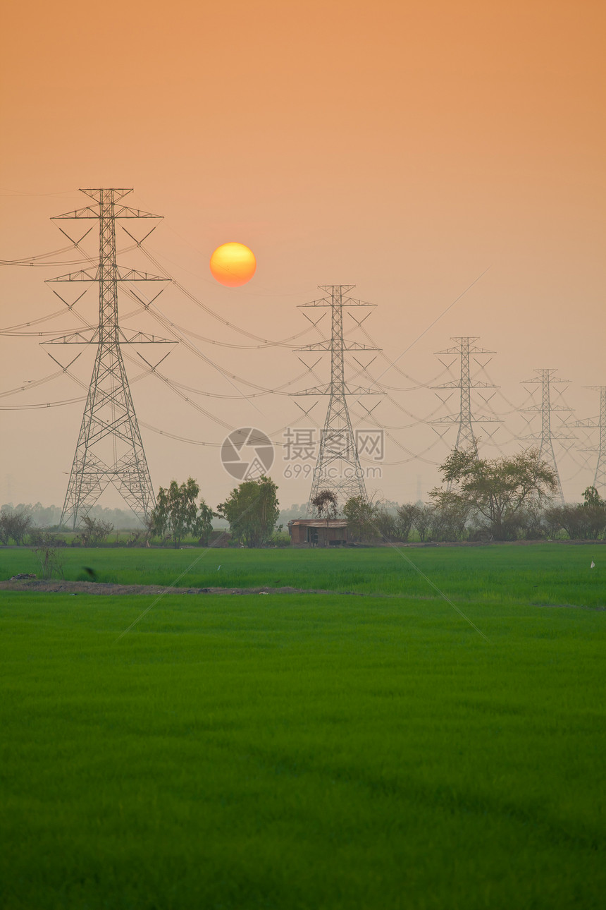 电力发电站天空日落邮政变压器能量草地技术电压金属接线图片