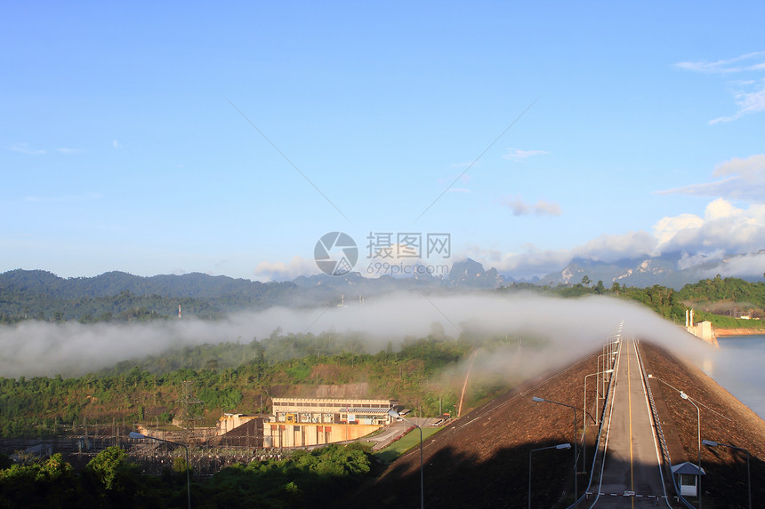 泰国大坝美丽的景观天空发电机蓝色技术水电岩石水库薄雾爬坡力量图片
