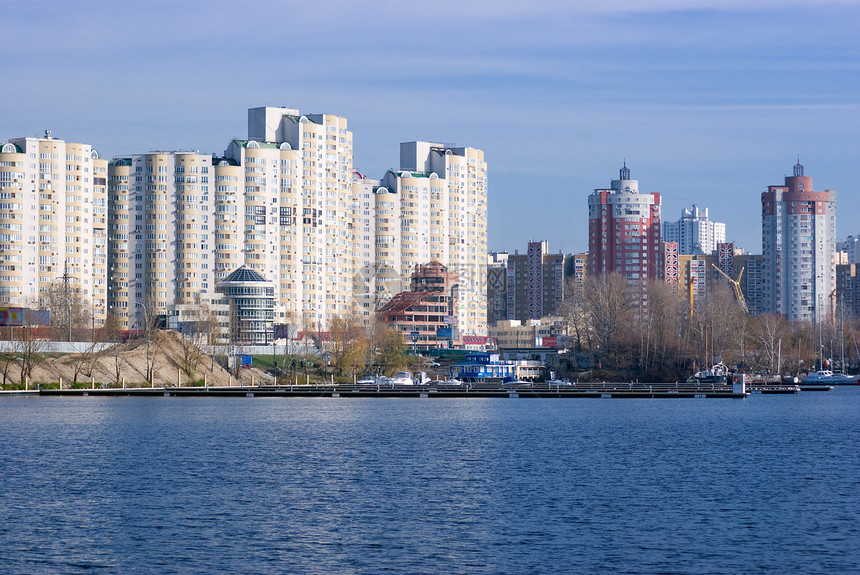 以河边的建筑盟誓建筑学摩天大楼中心小区奢华办公室地板旅行银行码头图片