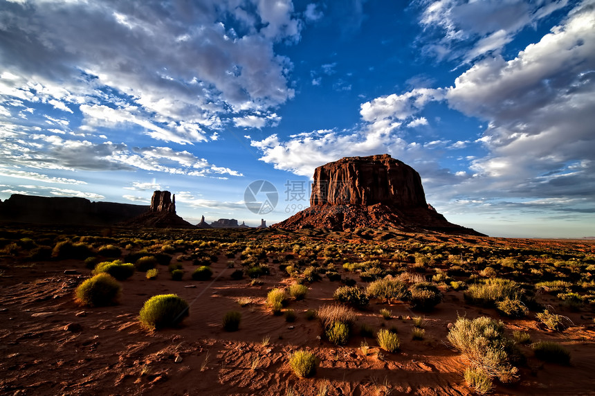 古迹谷蓝色石头荒野风景沙漠岩石纪念碑爬坡地平线日落图片