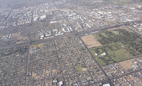 城市电网的航空照片建造住房财产住宅网格街道背景图片