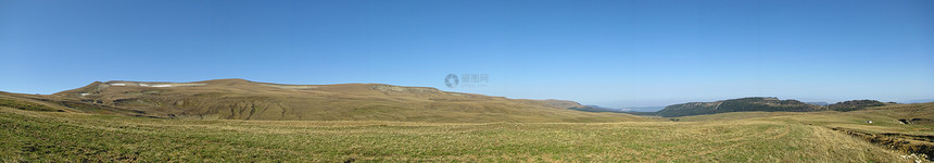 高加索山脉植物群生物圈天空山脉植被岩石植物全景高地路线图片