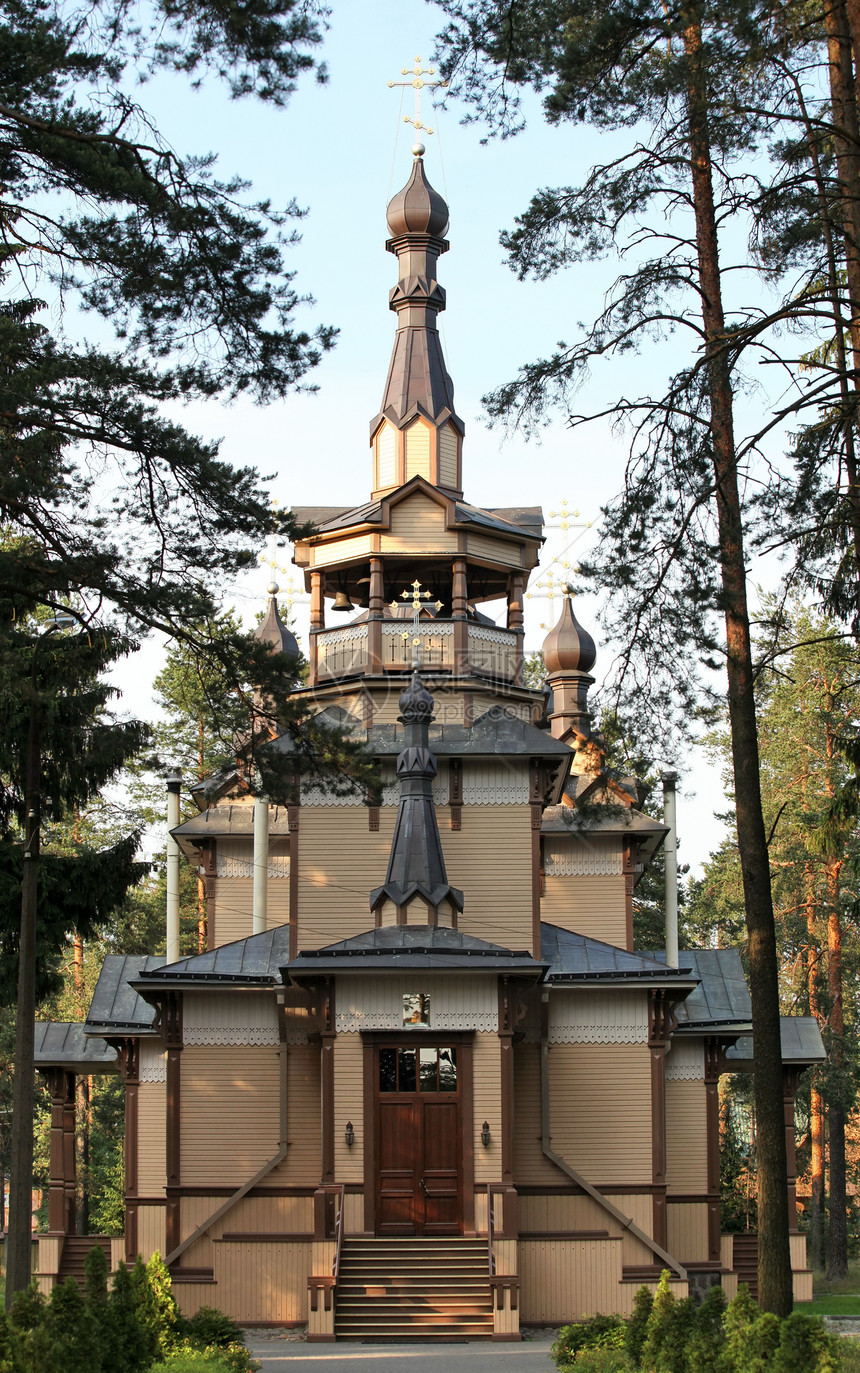 寺庙木头教会森林建筑学晴天铃声天篷圆顶树木宗教图片