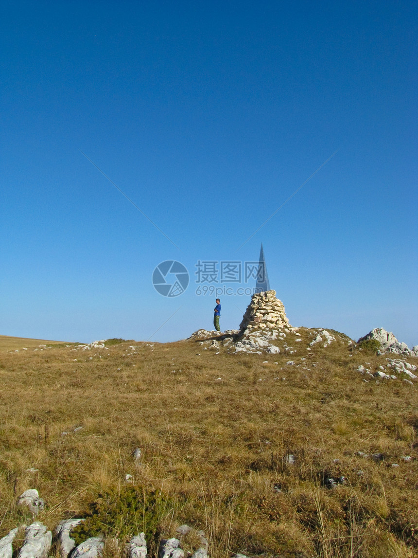 高加索山脉草甸解脱旅行岩石山脉植被山丘文件运动路线图片