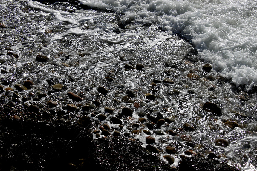 大洋岩礁地标海岸线海洋黑与白导航波浪旅行巨石海景海浪图片