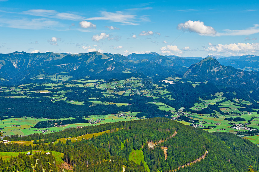 巴伐利亚村牧场岩石城市旅游村庄树木草地顶峰旅行生态图片