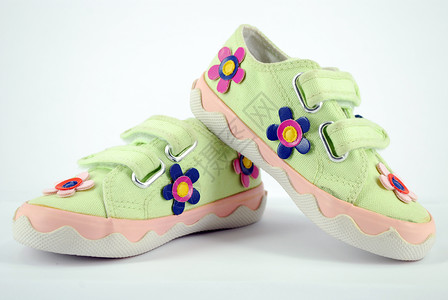花花设计的儿童鞋背景图片