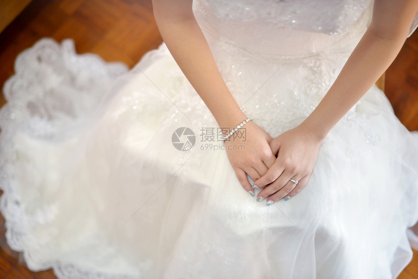 亚洲新娘女士裙子指甲婚姻蕾丝仪式女孩女性身体庆典图片