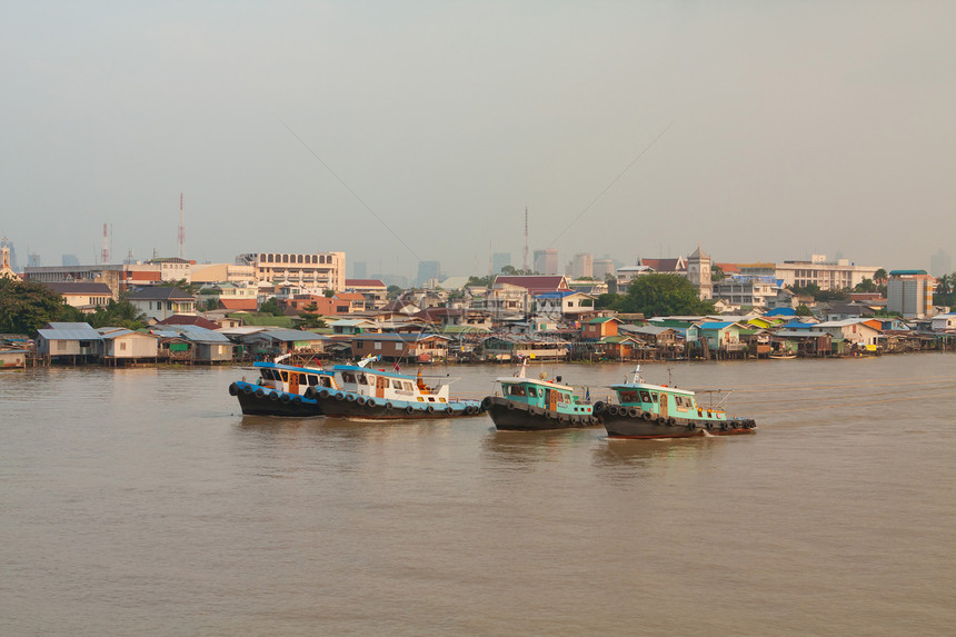 Chao Phraya河城市旅行场景建筑摩天大楼景观市中心商业地标电缆图片