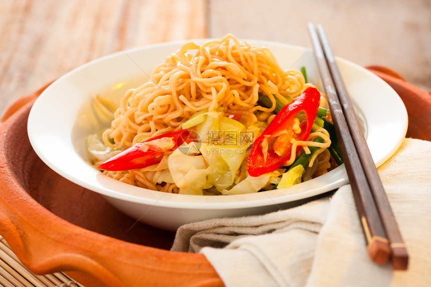 亚洲面条蔬菜筷子营养烹饪大豆午餐美食食物洋葱搅拌图片
