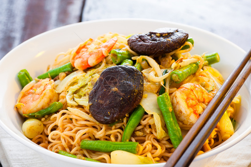 亚洲咖哩面蔬菜厨房餐厅筷子异国油炸午餐食物胡椒美食图片