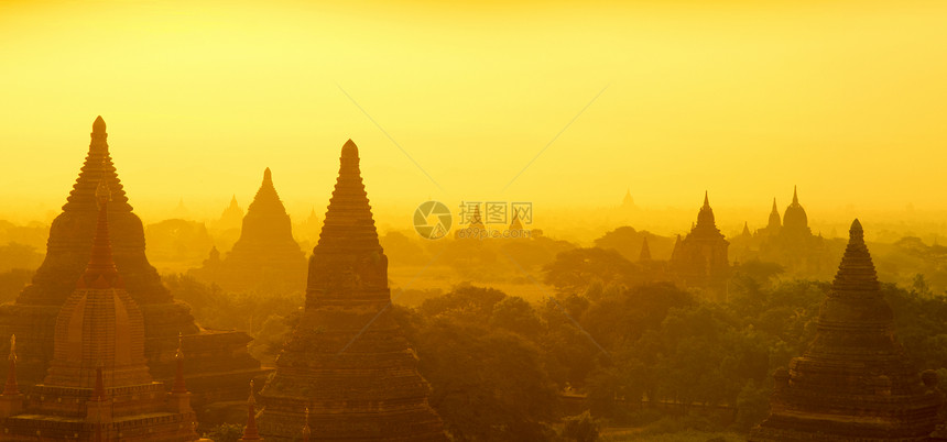 Bagan全景日出图片