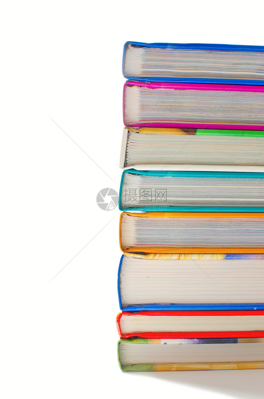 白背景一排堆叠的书意义收藏大学文档智慧白色学习小说出版物知识图片