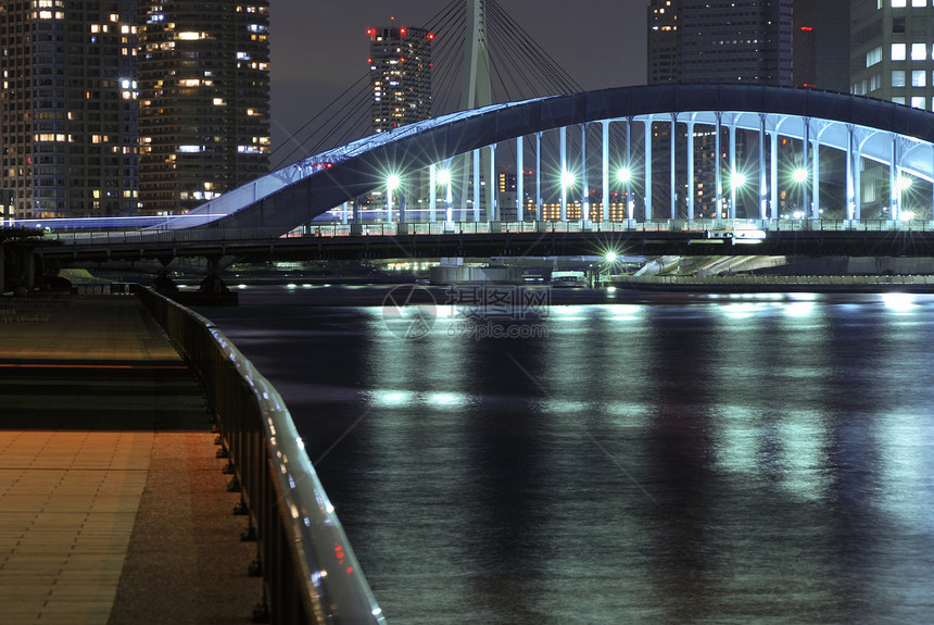 东京河墨田照明水平蓝色反射景观城市摩天大楼建造金属图片