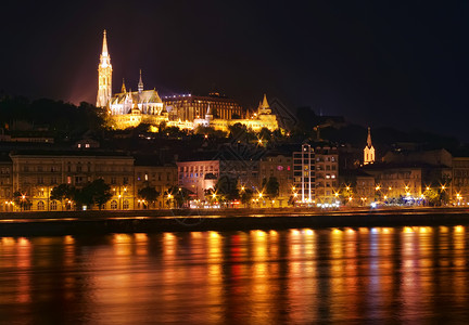 布达佩斯场景首都渔夫城市教会灯光旅游城堡堡垒旅行高清图片