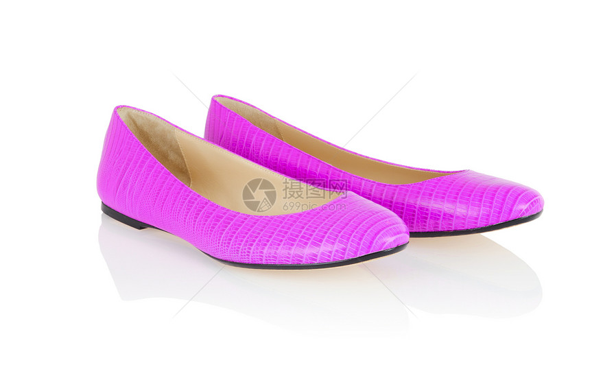 白上孤立的平鞋白色反射拖鞋齿轮紫色高跟鞋女士圆头脚跟沙滩图片