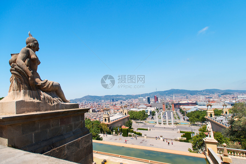 巴塞罗那空中观察旅游字体场景旅行雕像地标喷泉天空大都会游客图片