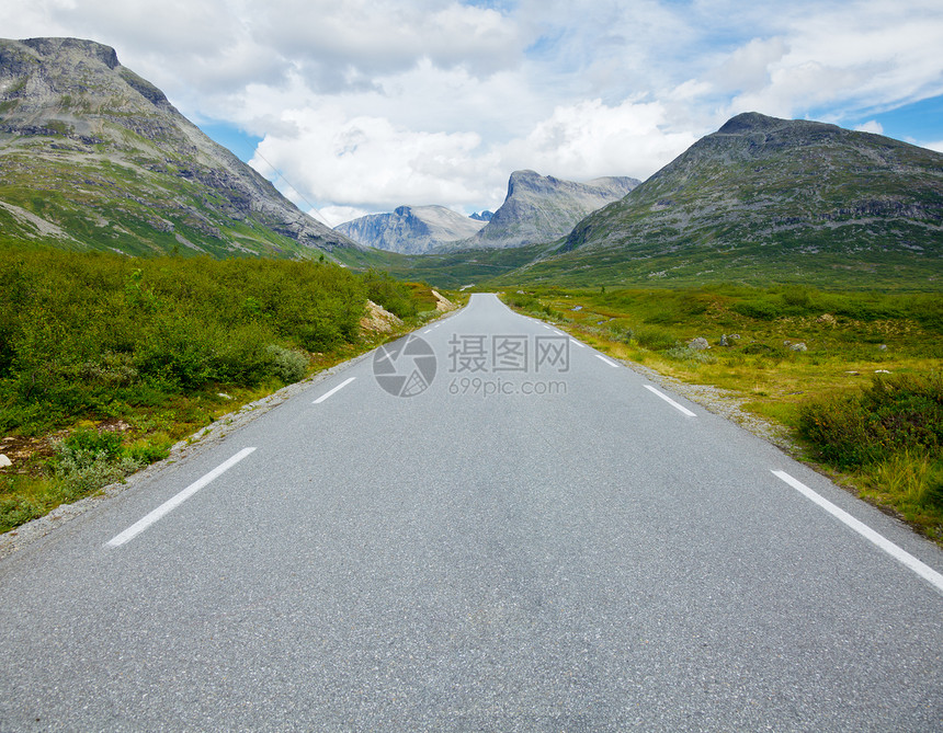 直直空山路运输地平线土地天空自由旅行车道国家乡村风景图片