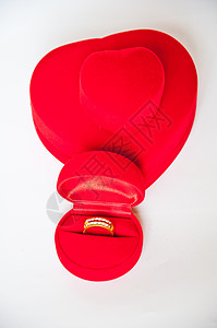 结婚戒指换爱红色心形摄影展示结婚戒指婚礼背景图片