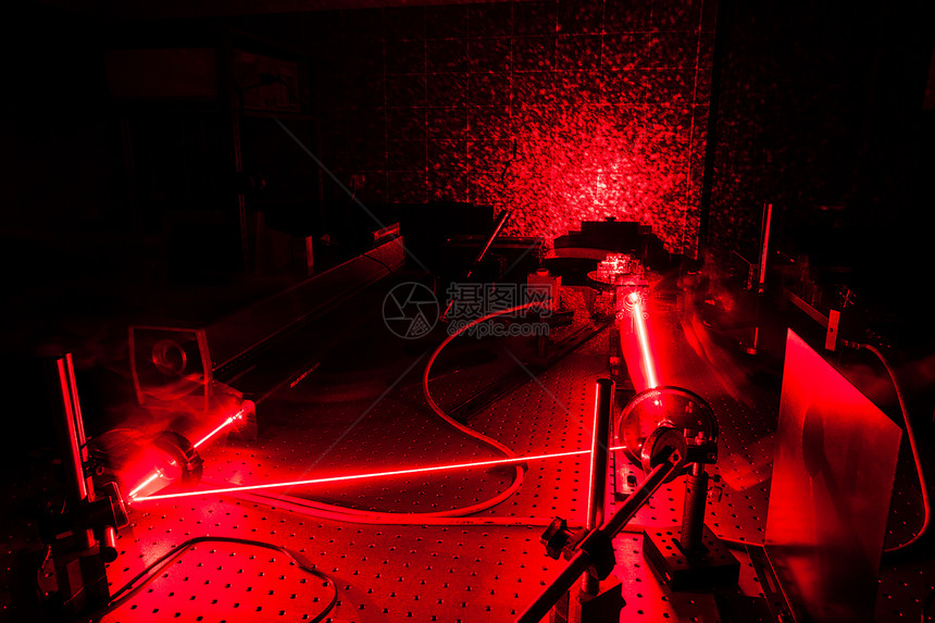 量子光学实验室的激光器科学家中心风镜来源测试智力粒子活力力量火花图片