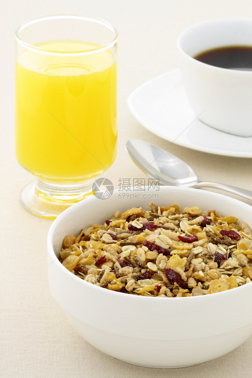 美味的新鲜早餐咖啡食物薄片膳食坚果热咖啡浆果纤维杏仁勺子图片