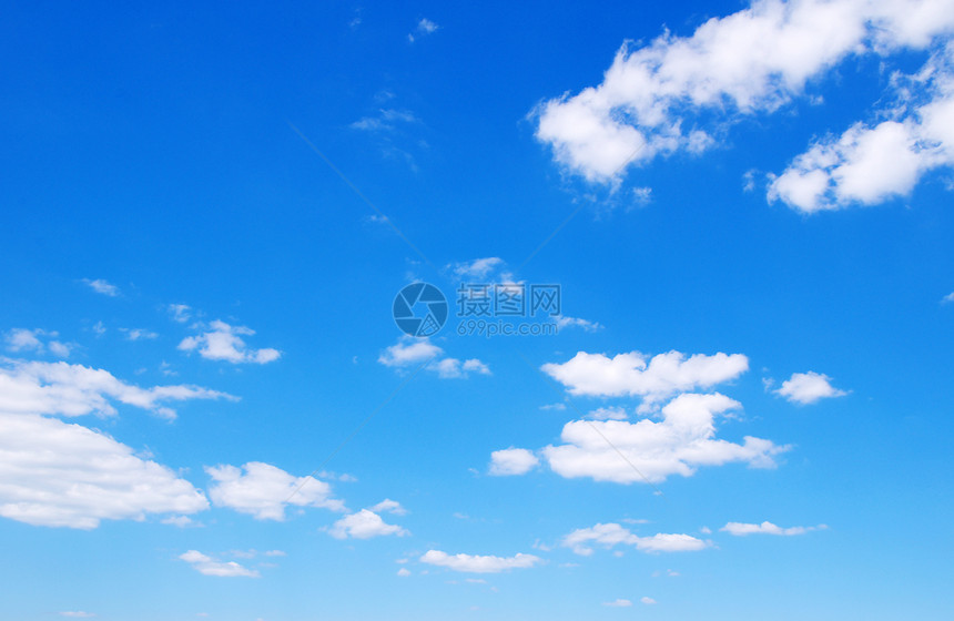 蓝蓝天空太阳阳光照片环境晴天天蓝色蓝色云雾季节云景图片