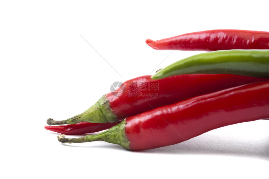 孤立的一包辣椒辣椒香料绿色红色蔬菜水平食物白色图片