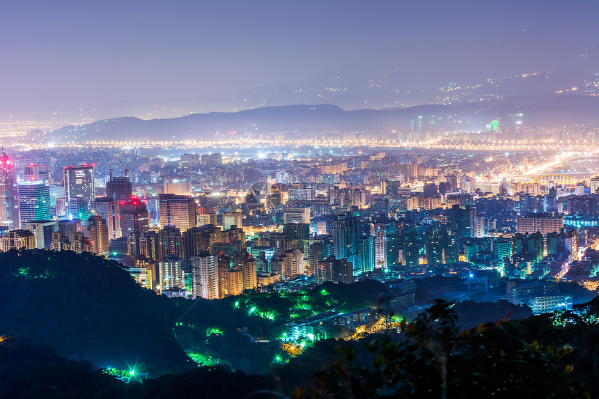 城市夜间现场建造金融风景建筑学天际市中心建筑商业旅游天空图片