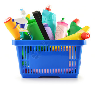 购物篮子 用白色孤立的洗涤剂瓶塑料厨房海绵打扫卫生补给品清洁剂擦洗产品家政洁净高清图片素材