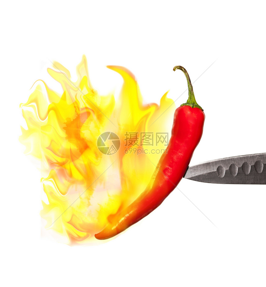 在白色背景上被隔离的火焰中的红辣椒红色胡椒图片