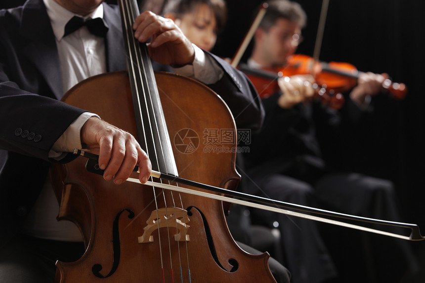 古典音乐 大提琴和小提琴音乐会水平乐队演奏音乐乐器男人音乐家团队交响乐图片