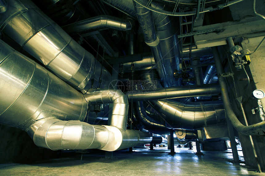 工业区 钢铁管道 阀门和梯子运输压力燃料工程师活力引擎齿轮蒸汽工程科学图片