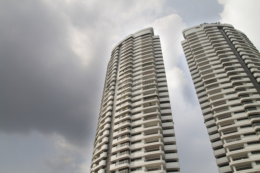 建筑物力量建筑摩天大楼窗户市中心办公室街道生长太阳场景图片