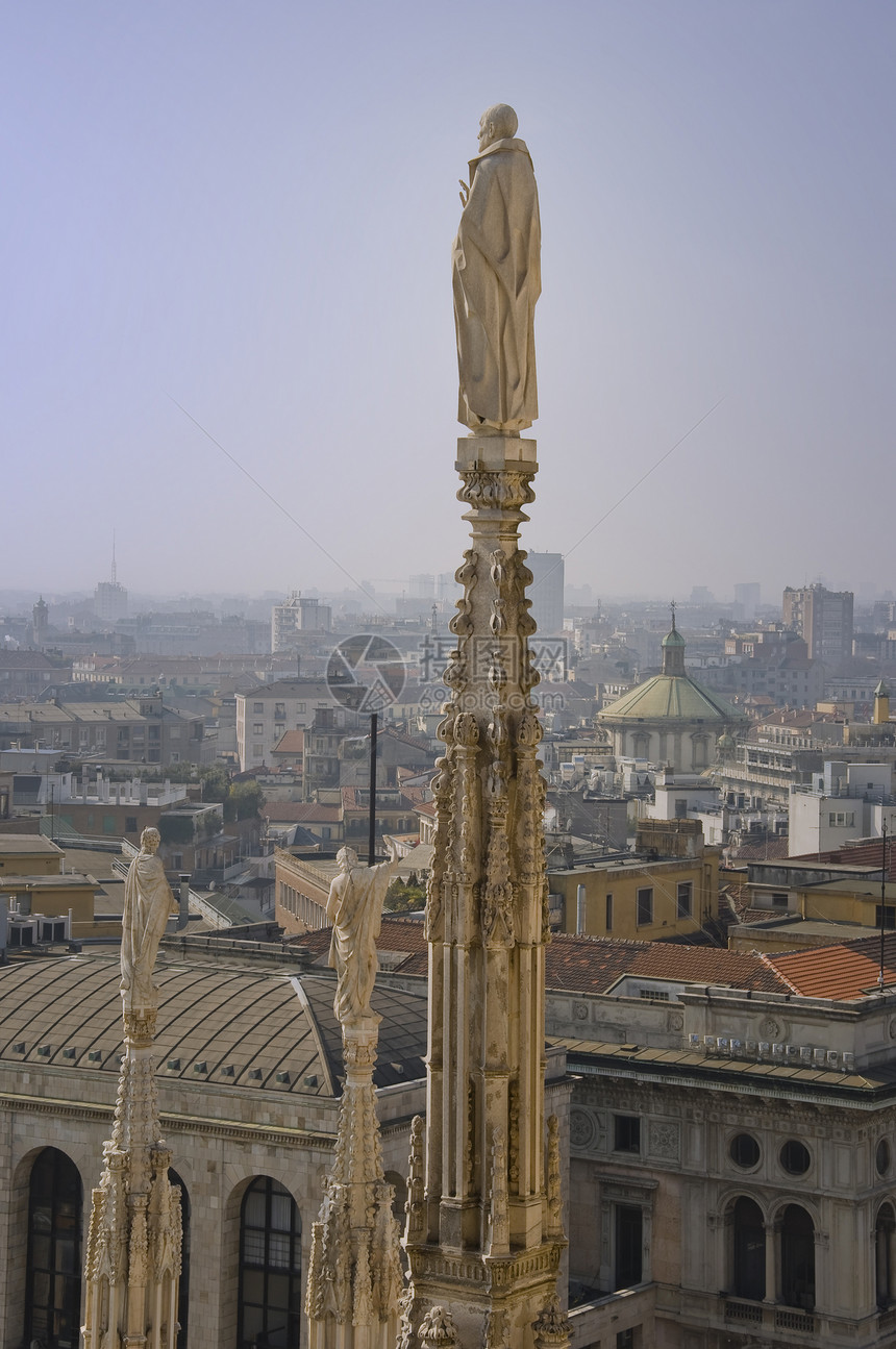 米兰风景城市纪念碑历史艺术大教堂全景教会雕像建造图片