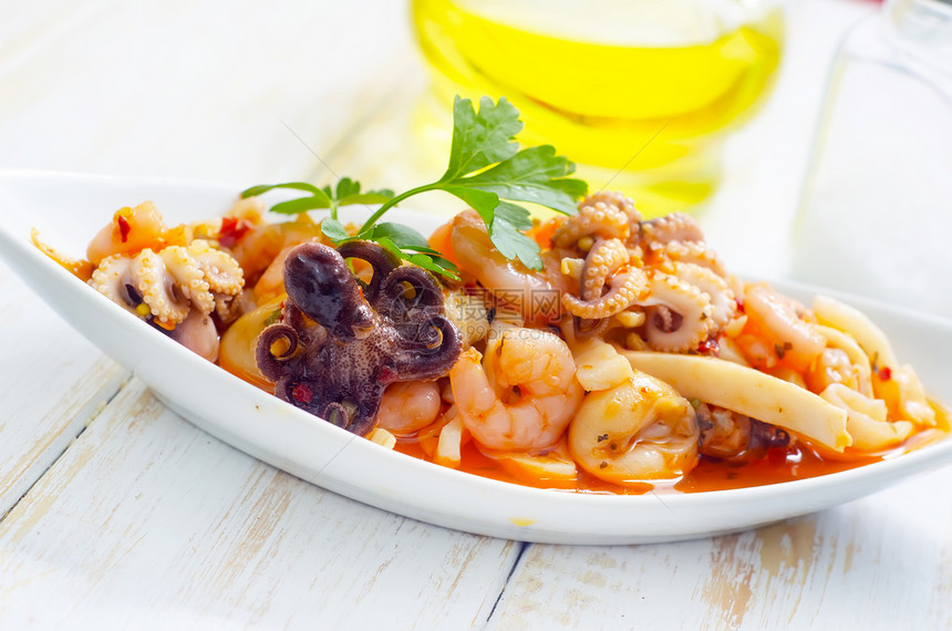 配有海鲜的沙拉沙拉洋葱乌贼水果季节美食螃蟹吃饭异国午餐贝类图片
