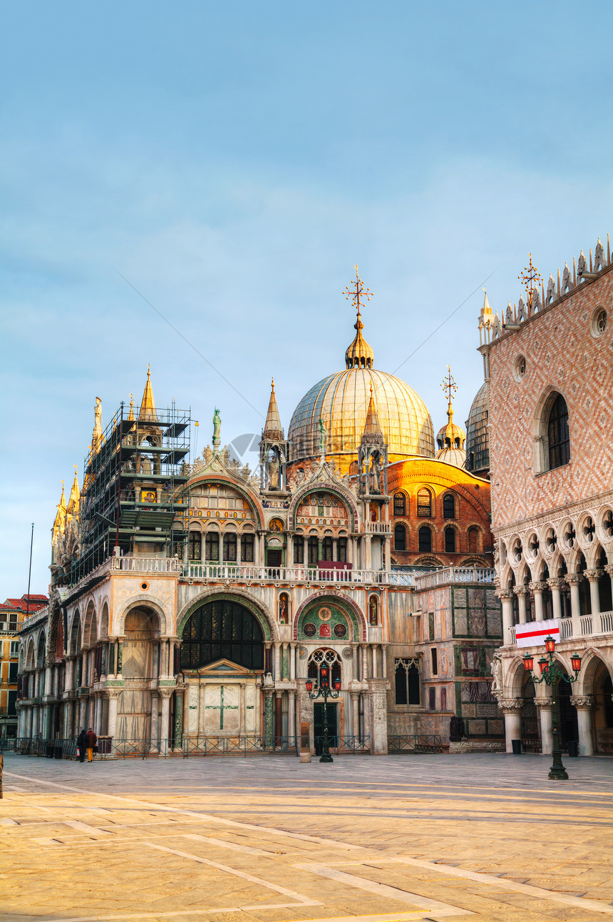 意大利威尼斯圣马尔科广场城市正方形教会旅行分数建筑学大教堂英石景观柱子图片