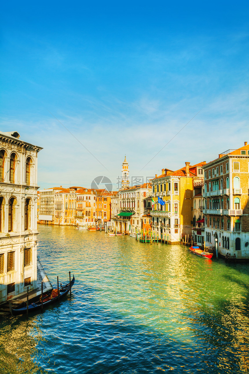 从里亚尔托桥到威尼斯的格兰德运河图片