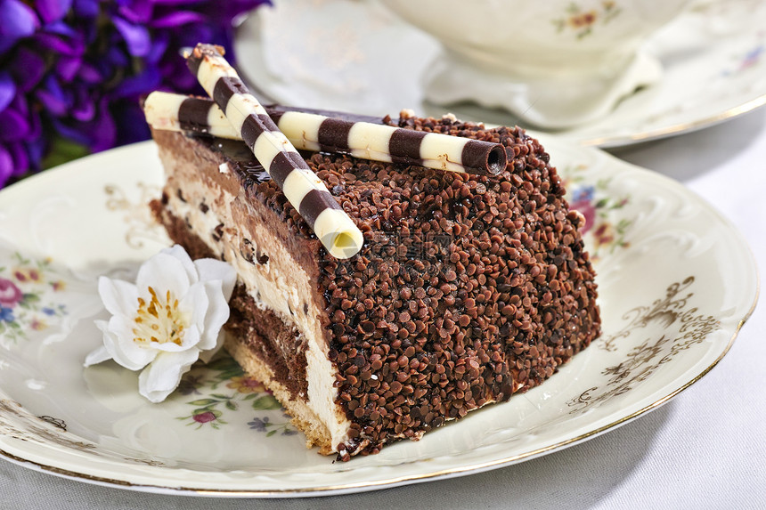 巧克力奶油蛋糕盘子细末杯子糖粉甜点图片