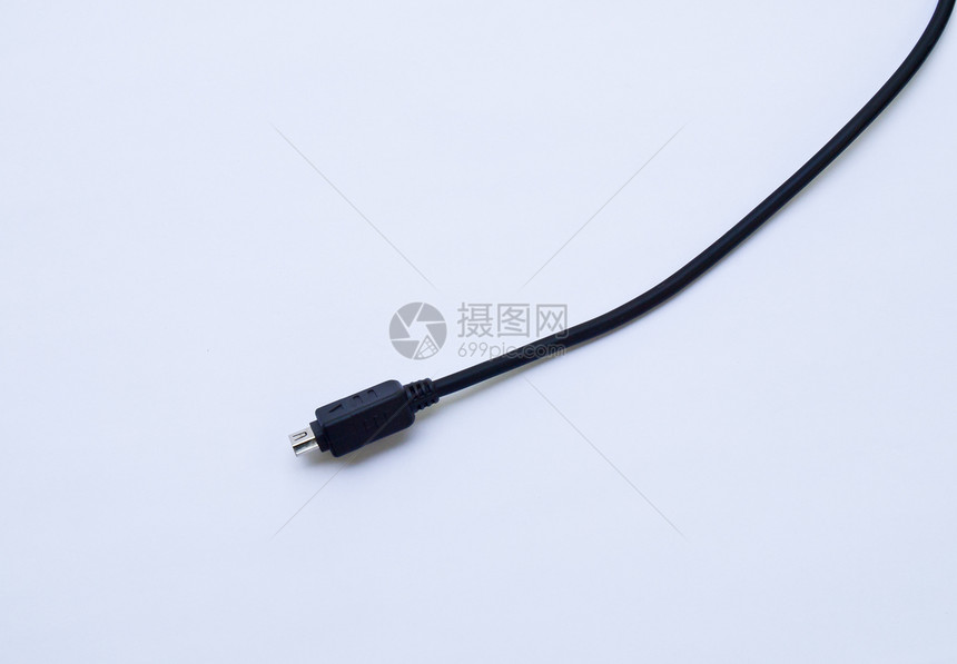 白色背景上隔离的黑色线条插头网络电缆宏观港口连接器互联网塑料电子电脑图片
