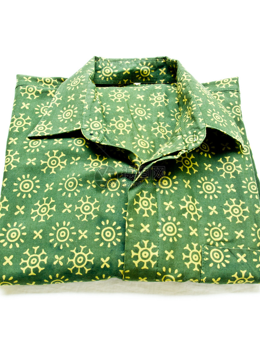 从日惹的白色背景中 被隔离的绿色蝙蝠衬衫艺术品线条棉布蜡染墙纸织物艺术纺织品漩涡图片