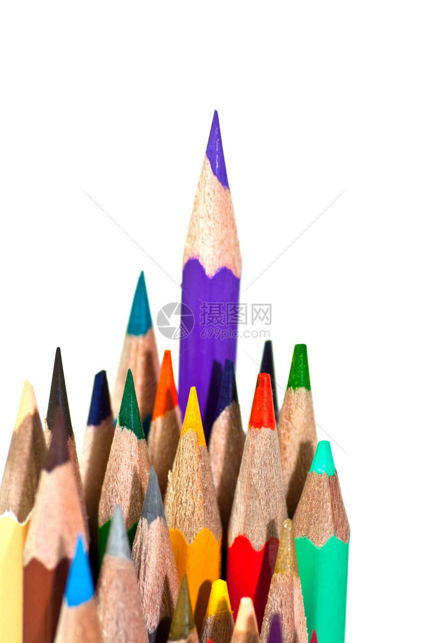 白背景上的彩色铅笔特写素描调色板蜡笔光谱木头团体橙子乐器学校蓝色图片