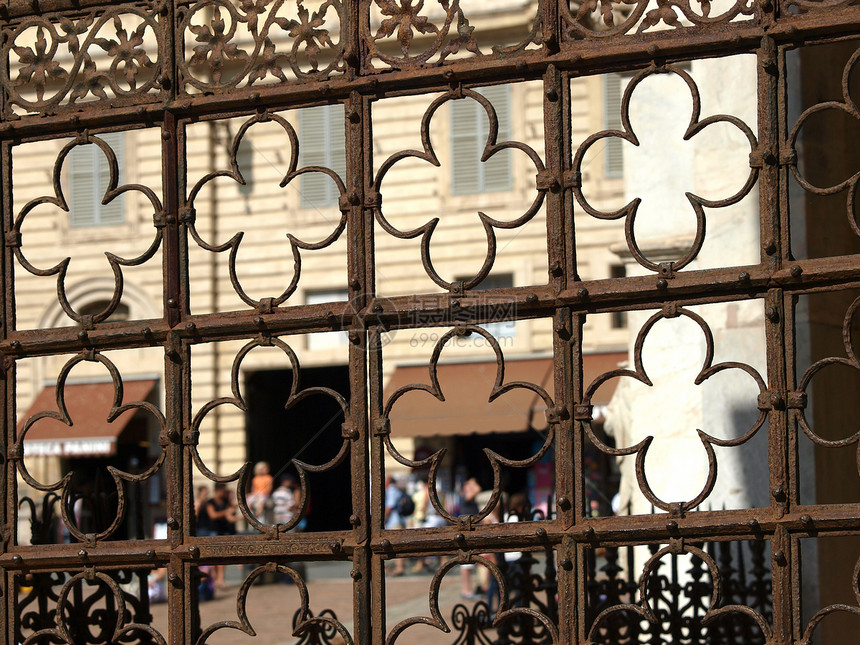 锡耶纳     在坎波广场上装饰吊带广场目的地会议阳台地方旅游拱形金属建筑学正方形图片