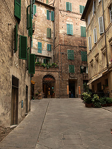 泰尔佐迪圣马蒂诺古老的狭窄的高清图片