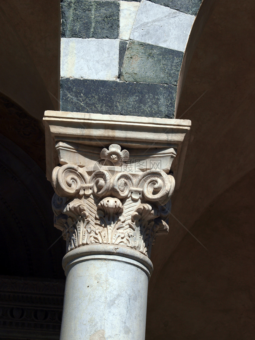 DuomoSt ZenoPistoia 托斯卡纳的外表资本石头宽慰大教堂艺术拱形首都宗教雕塑教会大理石图片