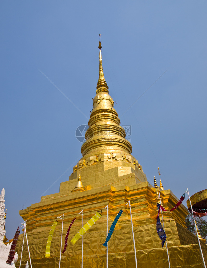 南泰国 金色的刺牙 花法宝塔历史雕像天空旅游寺庙艺术金子建筑学历史性图片