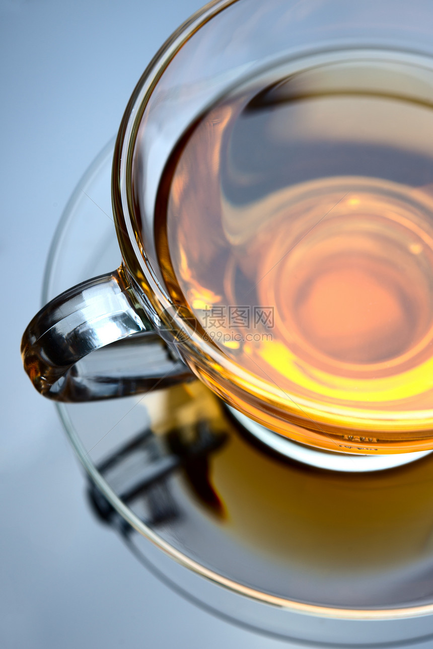 杯黑茶反射灯光飞碟摄影液体食品材料绿色橙子薄荷图片