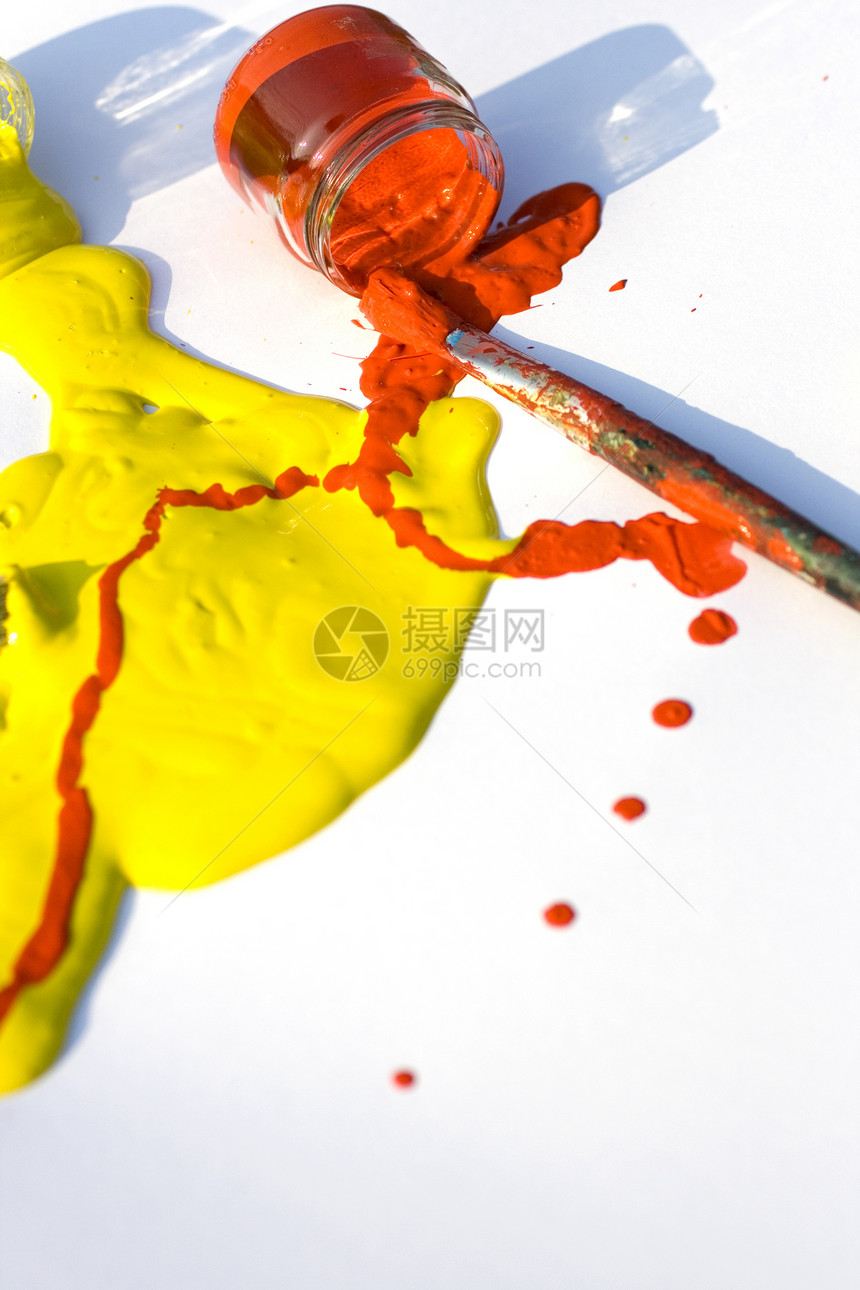 黄色和红色绘画蛋彩画蓝色爱好粒子工作绿色工具画家刷子图片
