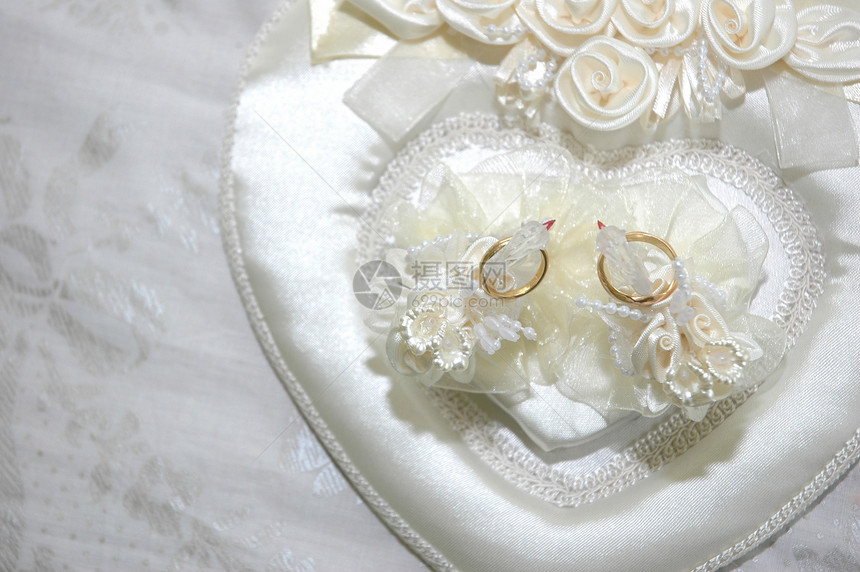 结婚日期新娘邀请函花瓣珠宝丝绸夫妻传统婚姻戒指联盟图片