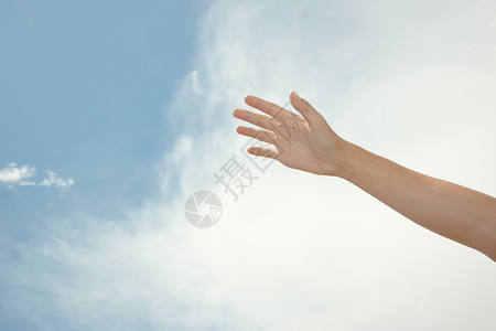 人手手臂水平日光阳光天空多云身体一部分活力手势背景图片
