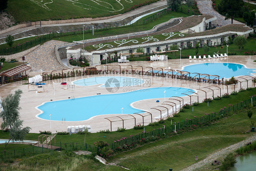 土耳其帕穆卡勒的特雷弗丁池和梯田石灰华地标订金蓝色石灰石温泉盆地洗澡青色碳酸盐图片